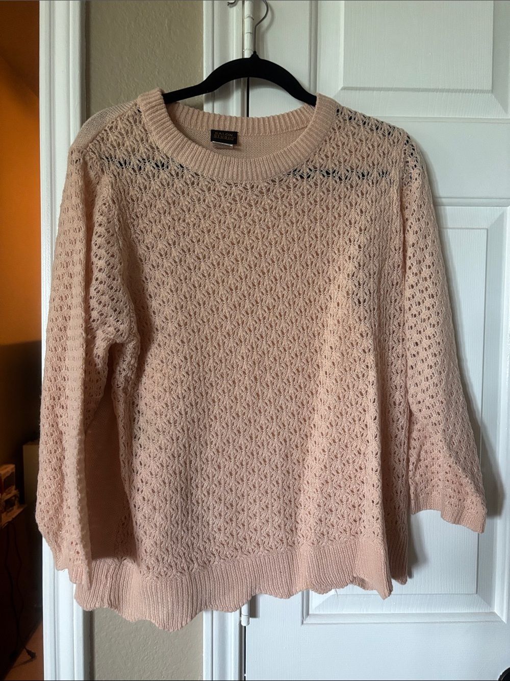 Open-Knit Crewneck Sweater in Soft Blush